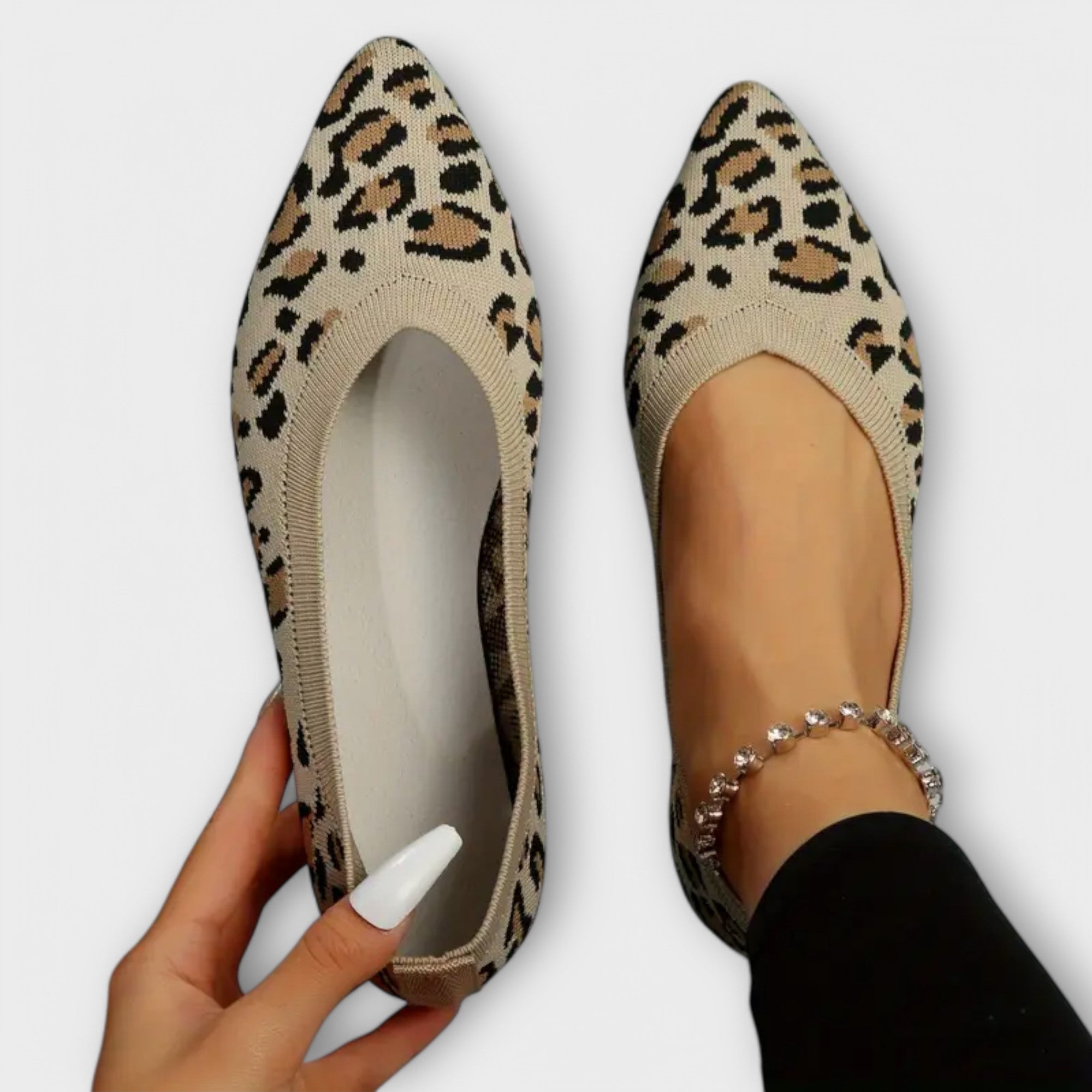 BUTY Z OSTRYMI NOSKAMI W WZÓR LAMPARTA